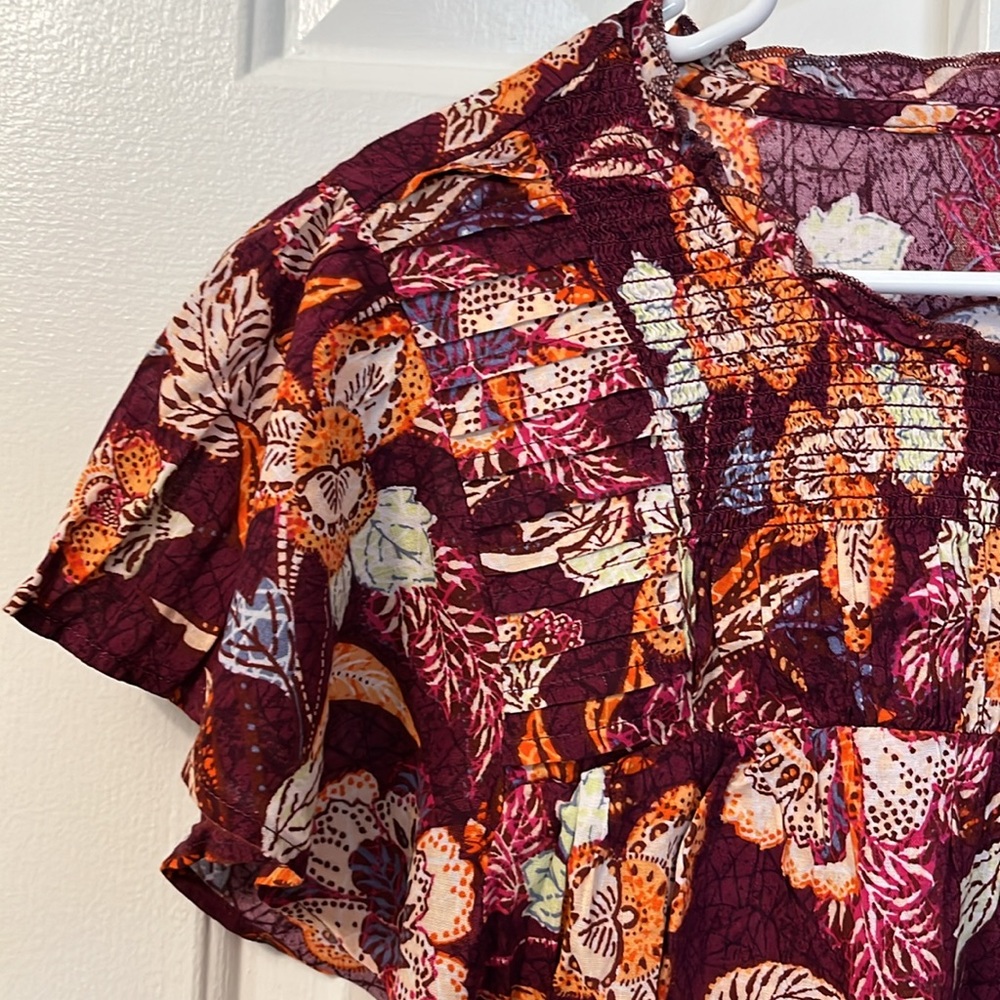 NWT Old Navy Floral Short Sleeve Top‎ Size S Purple Smocked Blouse - Picture 4 of 7